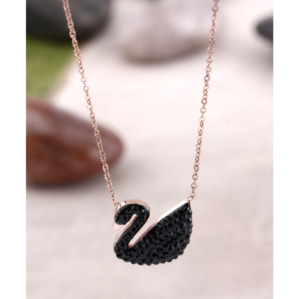 Kalung Titanium Bebek Hitam Permata Perhiasan Fashion 4536