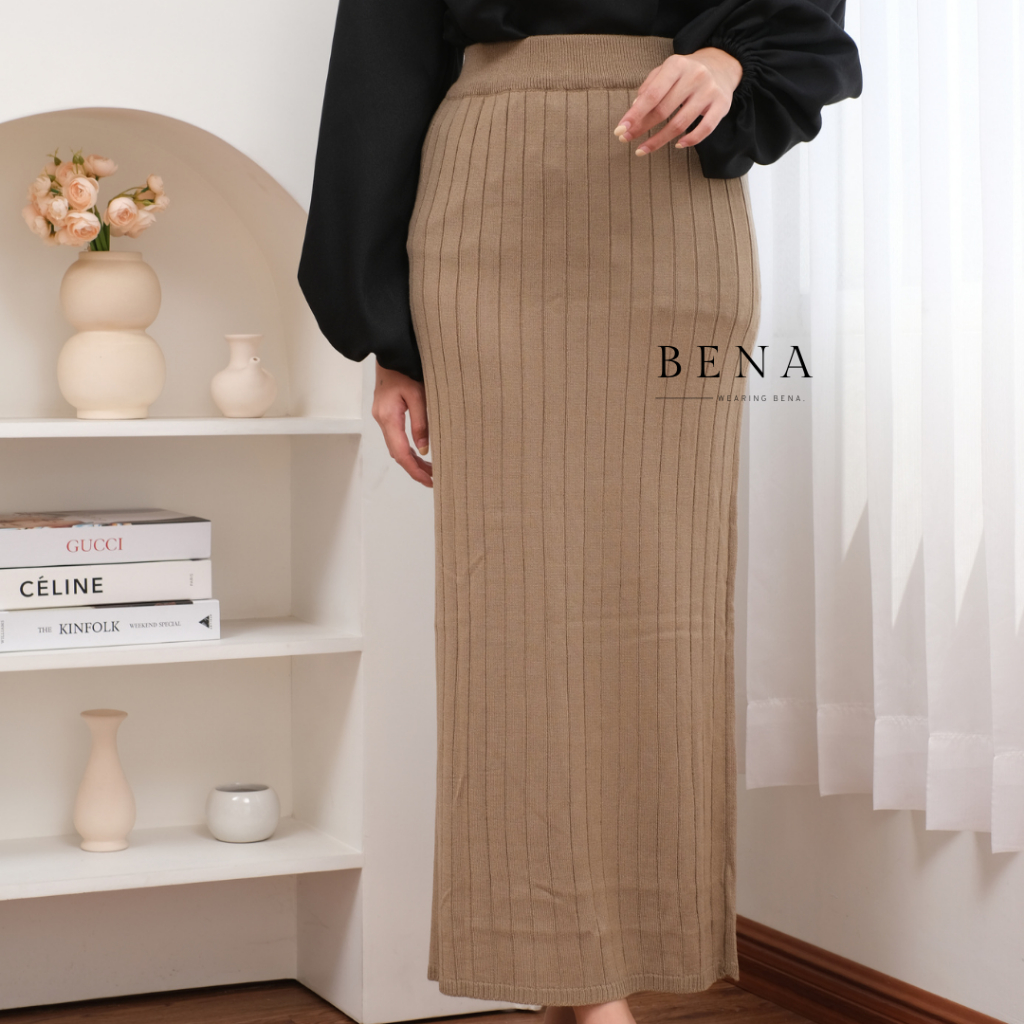 Laura Skirt - Wearing BENA