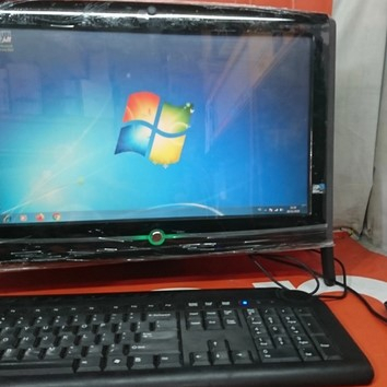 PC KOMPUTER ALL IN ONE INTEL ATOM TOUCH SCREEN RAM 2 GB SSD 128 GB WIRELESS SIAP PAKAI