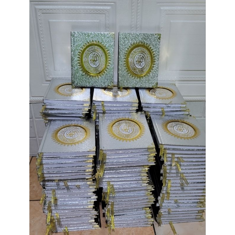 

Yasin Hardcover (Silver Metalic)