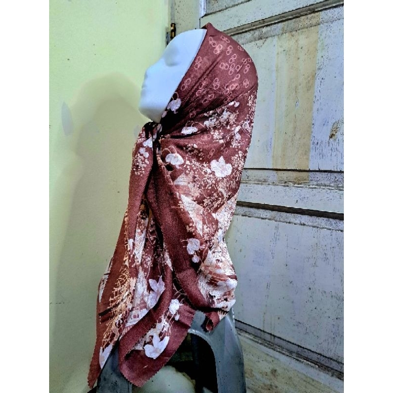 hijab segiempat motif rusberry warna mauve krudung voal