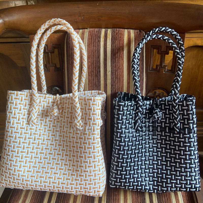 TAS ANYAMAN JALI JALI PLASTIK RAJUT