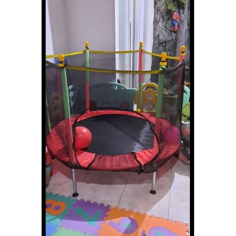 mainan trampolin anak