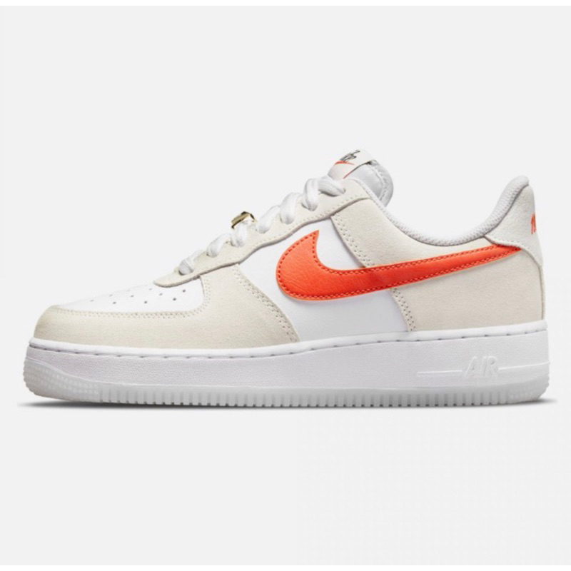 NIKE AIR FORCE 1 ‘07 SE “FIRST USE” WHITE CREAM ORANGE SAIL ORIGINAL