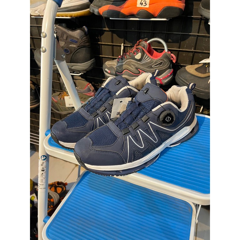 Sepatu Hikkng Sport HILLRUN