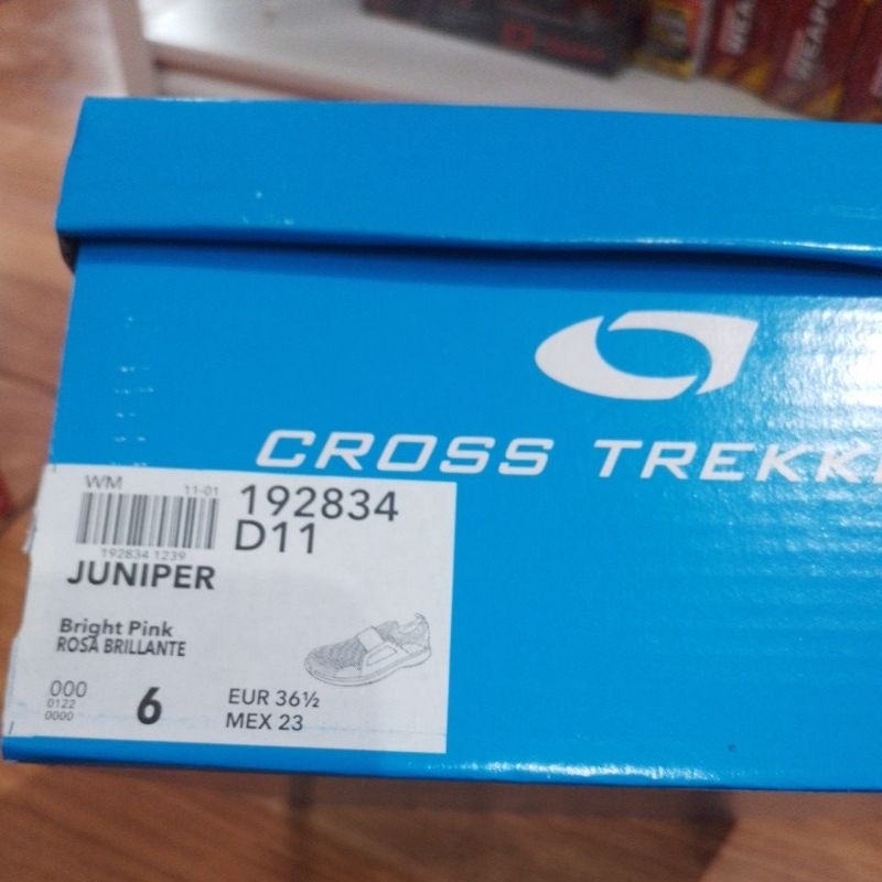 Sepatu cross trekkers Juniper 192834 D11