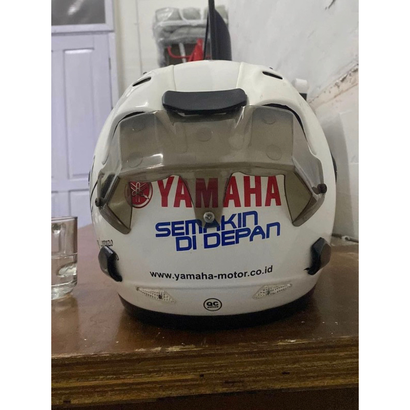 Helm Cargloss full face ala Arai