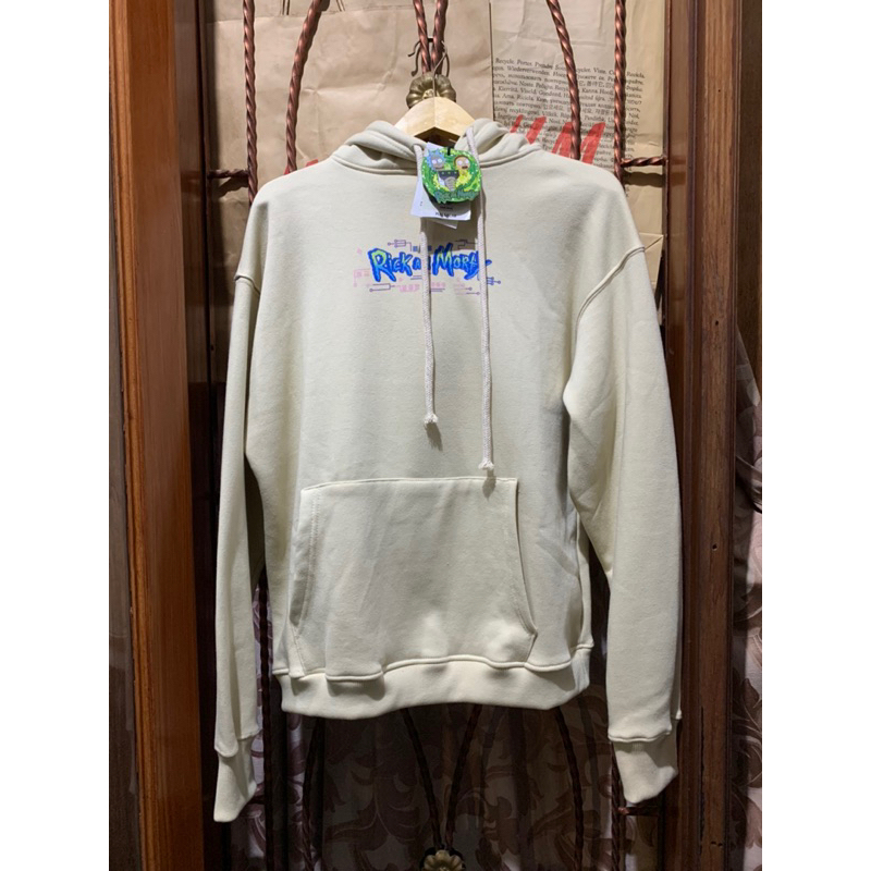Hoodie PULL & BEAR Motif Rick And Morty Origininal Store