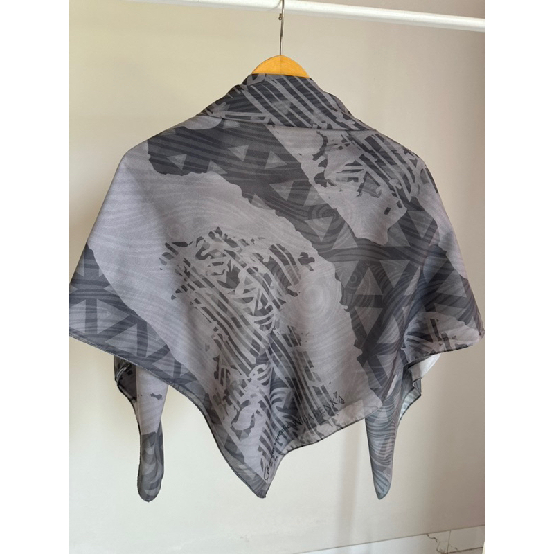 Preloved hijab by Hijabenka