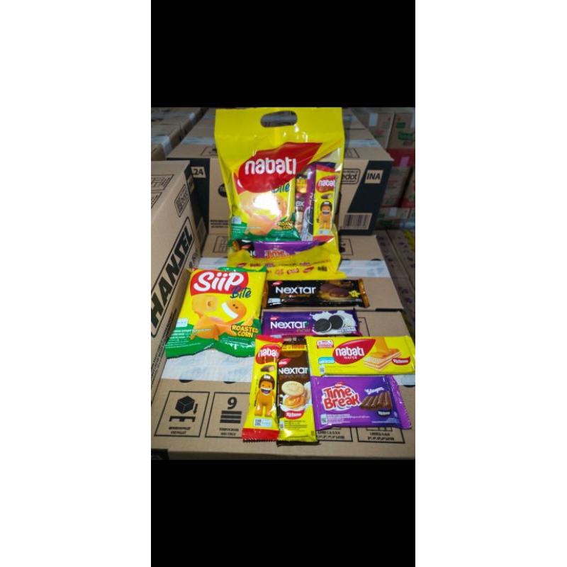 

Ready jajanan parcel anak sepaket 8000