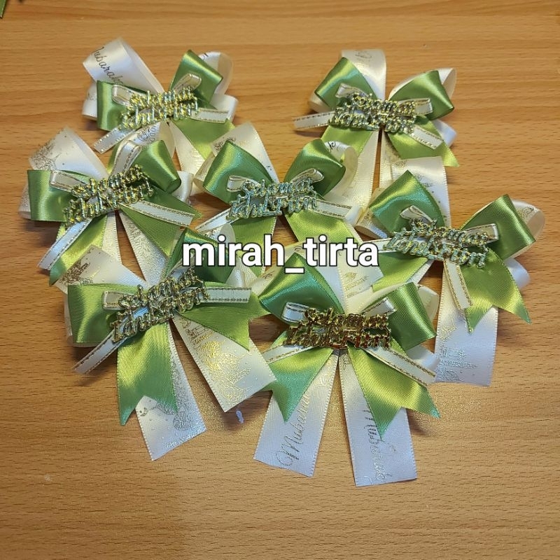 

PITA HAMPERS LEBARAN. pita dus kue .aplikasi pita lebaran . pita Lebaran . bunga lebaran.hiasan dus kue lebaran idul fitri