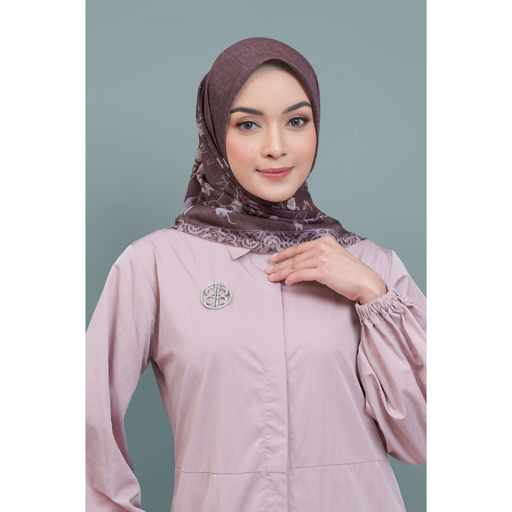 Nada Puspita - Malika Burgundy