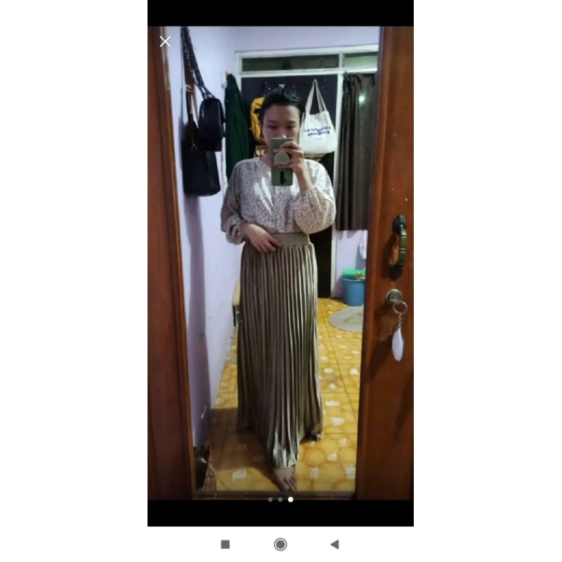 Aulia - Rok Plisket Bludru IMPORT//Rok Plisket Velvet Bludru