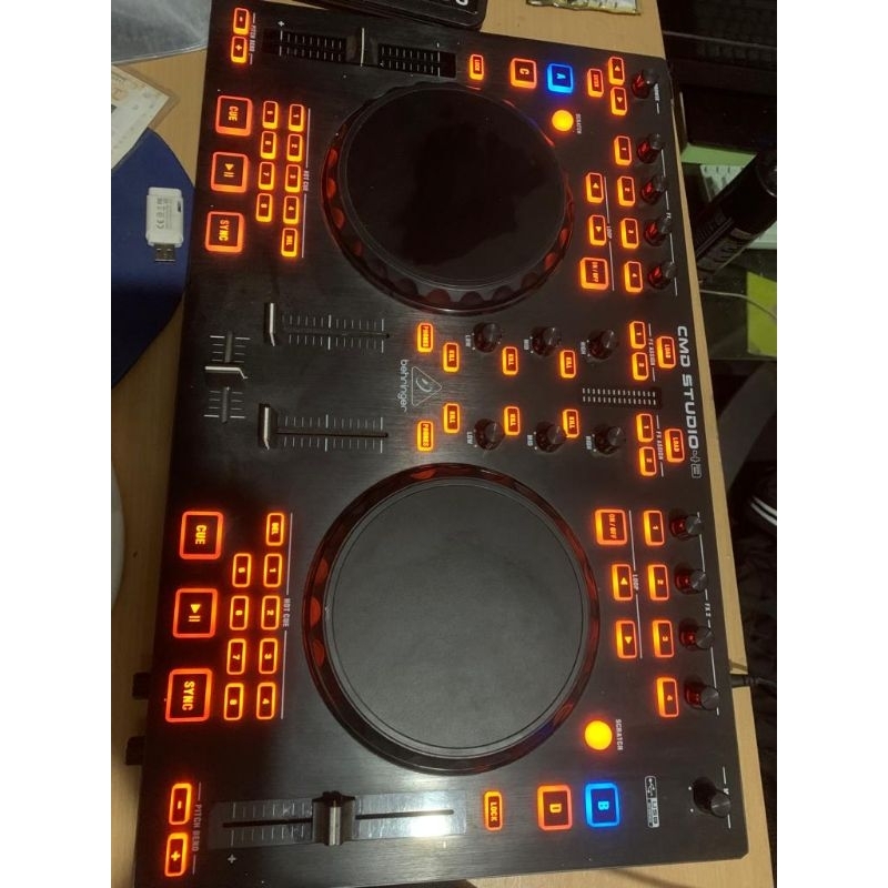 Behringer CMD Studio 4A