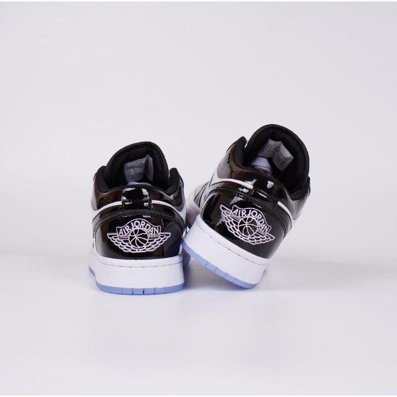 Sepatu Nike Air Jordan 1 Low SE Concord