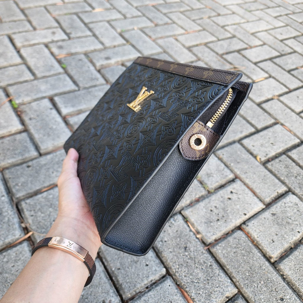 8302 Clutch L Vuitton %Free Sarunf+BubbWrap%