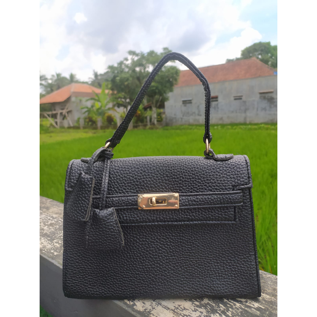 tas selempang wanita/ tas selempang 2 in 1/tas top handle bag/tas selempang murah/sling bag wanita/slingbag wanita murah/tas papirut/tas murah/slingbag murah/tas wanita/handbag