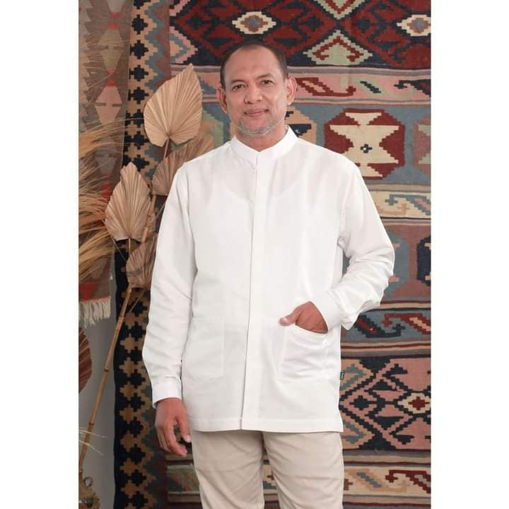 Zoya Koko Atasan Lengan Panjang Pria Putih Polos Razqif Menswear