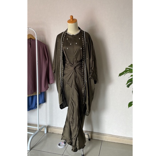 SHOPATTIRA - Azka Kaftan - Kaftan silk Kaftan layer Kaftan busui Kaftan menyusui Outfit undangan kaf