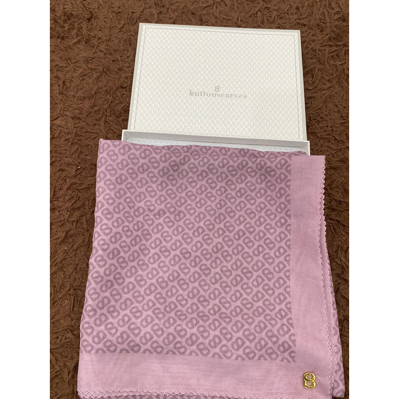 preloved tapis buttonscarves wisteria