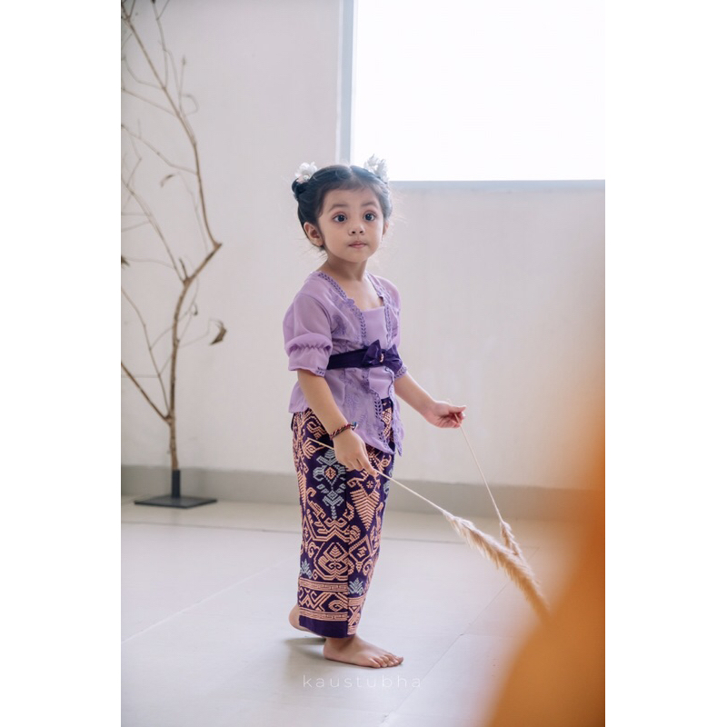 One Set Kebaya Bordir Modern Jadi untuk Anak Bayi Perempuan Kecil Bali Motif Terbaru Warna Lilac Mod