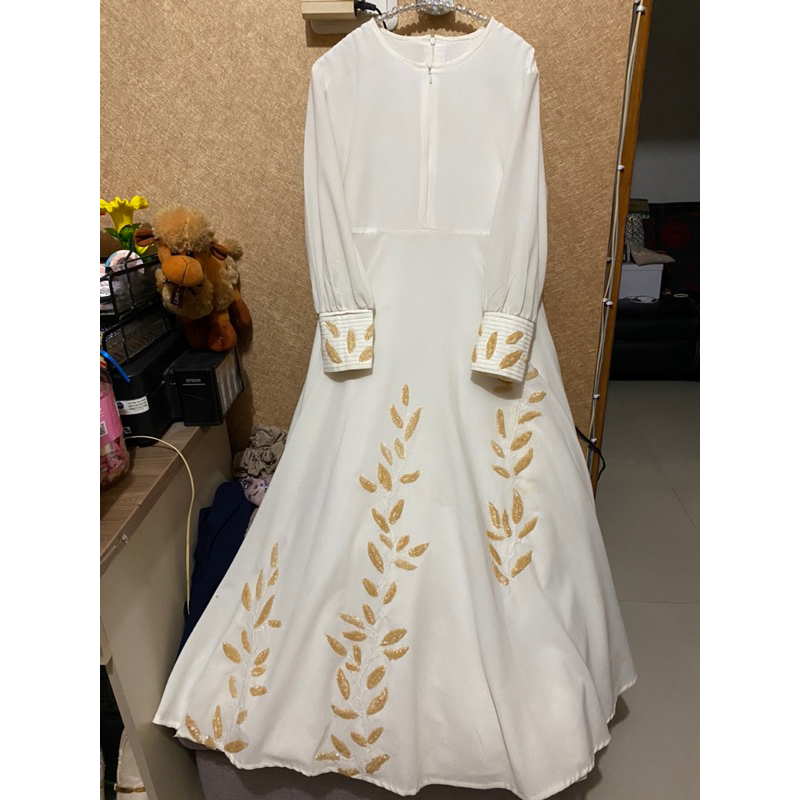 Preloved L Putih Gamis Busui Payet Bunga Daun Motif Polos Payung Umrah Haji Lebaran Syari Dingin