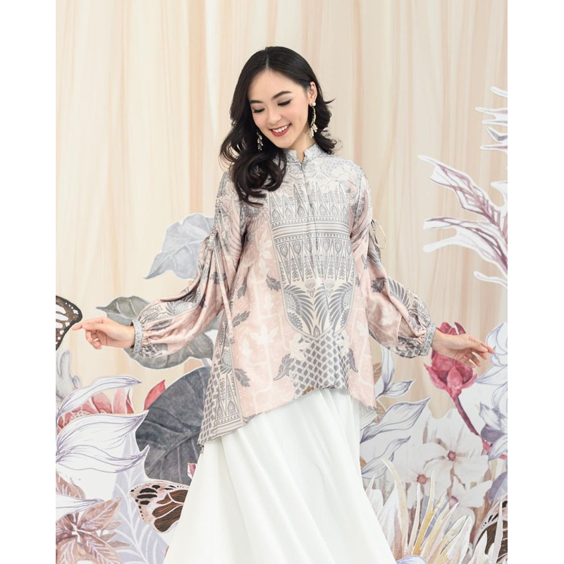 WEARING KLAMBY - BIRA BLOUSE - Julang Series - size L