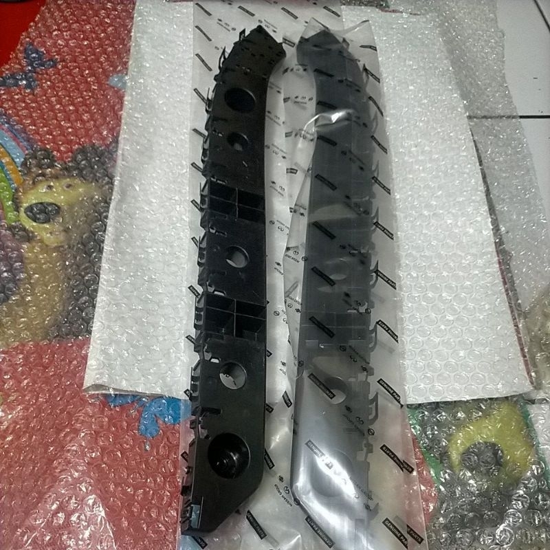 breket bumper belakang mobil Datsun go panca plus baris 3 original hrg satuan atau per pcs