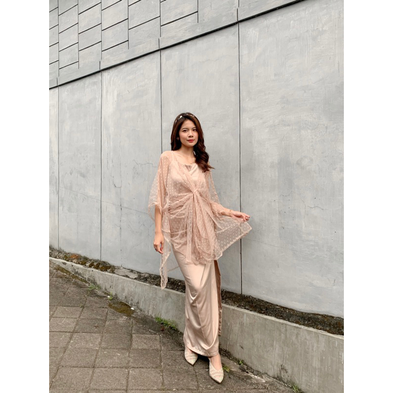 Arunika Set by NAMELIS -  READY SUDAH SATU SET Outfit Baju Pesta Bahan Satin Tile Dot untuk Kondangan Pesta Wisuda Graduation Lamaran Seserahan