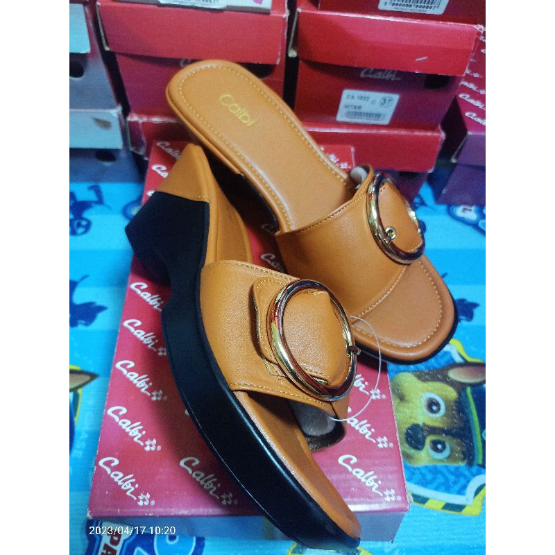 calbi sandal wedges wanita gesper CE.1746