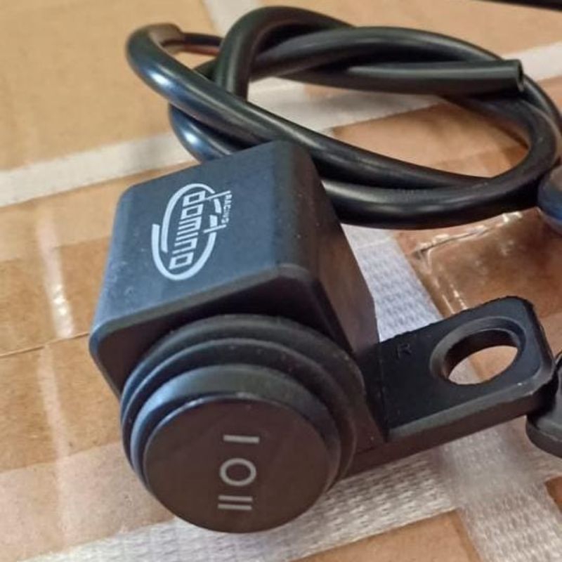 saklar 3 titik domino