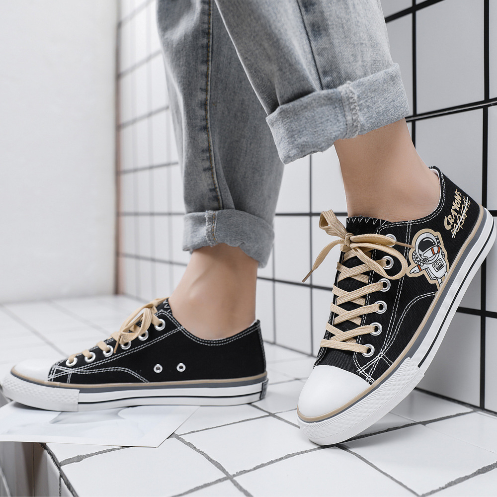 Toread Sepatu Pria Kanvas Crayons Sneakers Casual Trendy Kekinian Model Terbaru MC312