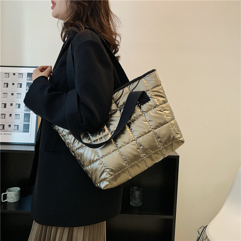 TAS TOTE BAG WANITA PILLOW BAG IMPORT RESLETING SHOULDER KULIAH KERJA KANTOR BESAR KULIT GOLD TELLIA TA807G1 BAHU PREMIUM FASHION REMAJA BATAM BRANDED CEWEK MURAH KEKINIAN