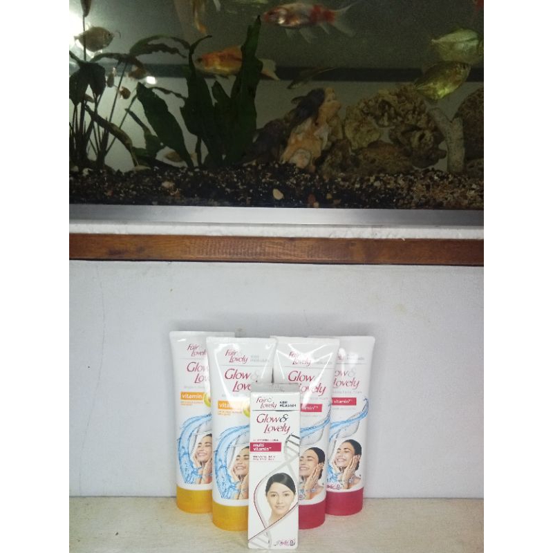 Fair&Lovely | Glow&Lovely Facial Foam | Facial Wash | Multi Vitamin | Vitamin C 100ml