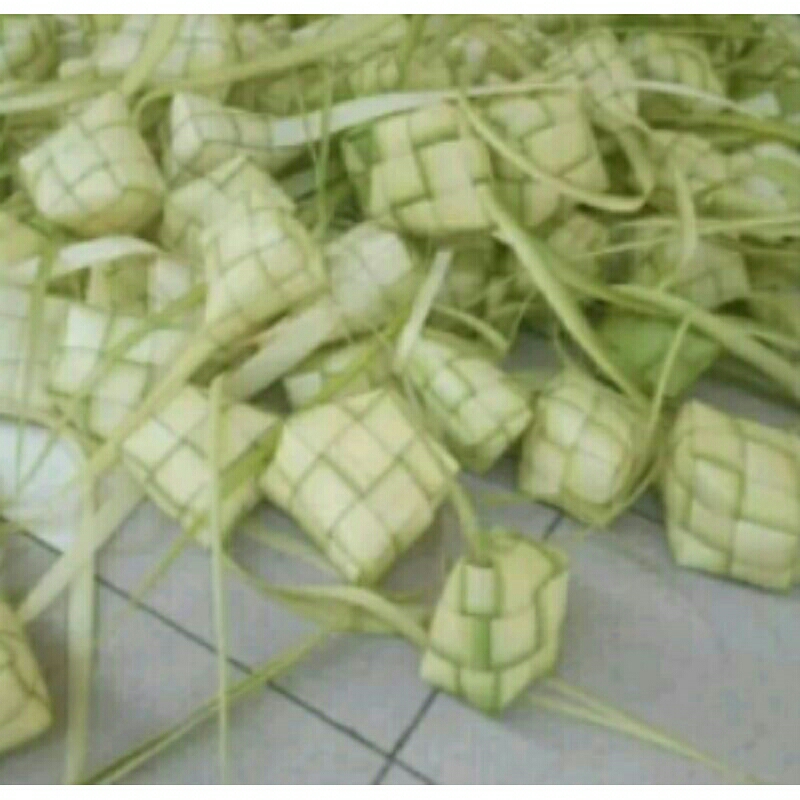 

Kulit ketupat 10 biji/ketupat lebaran