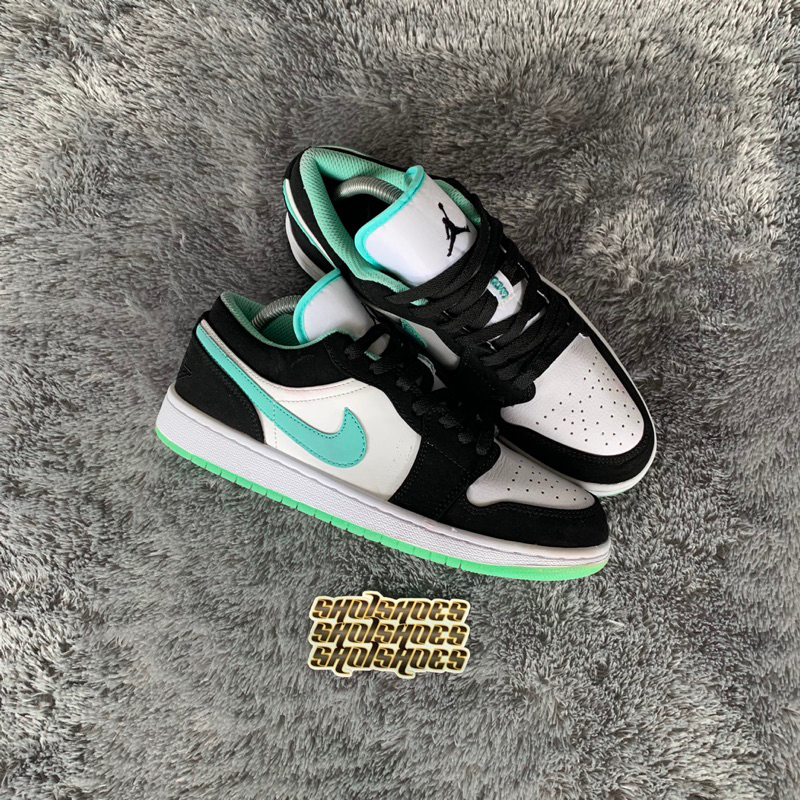 NIKE AIR JORDAN 1 LOW ISLAND GREEN