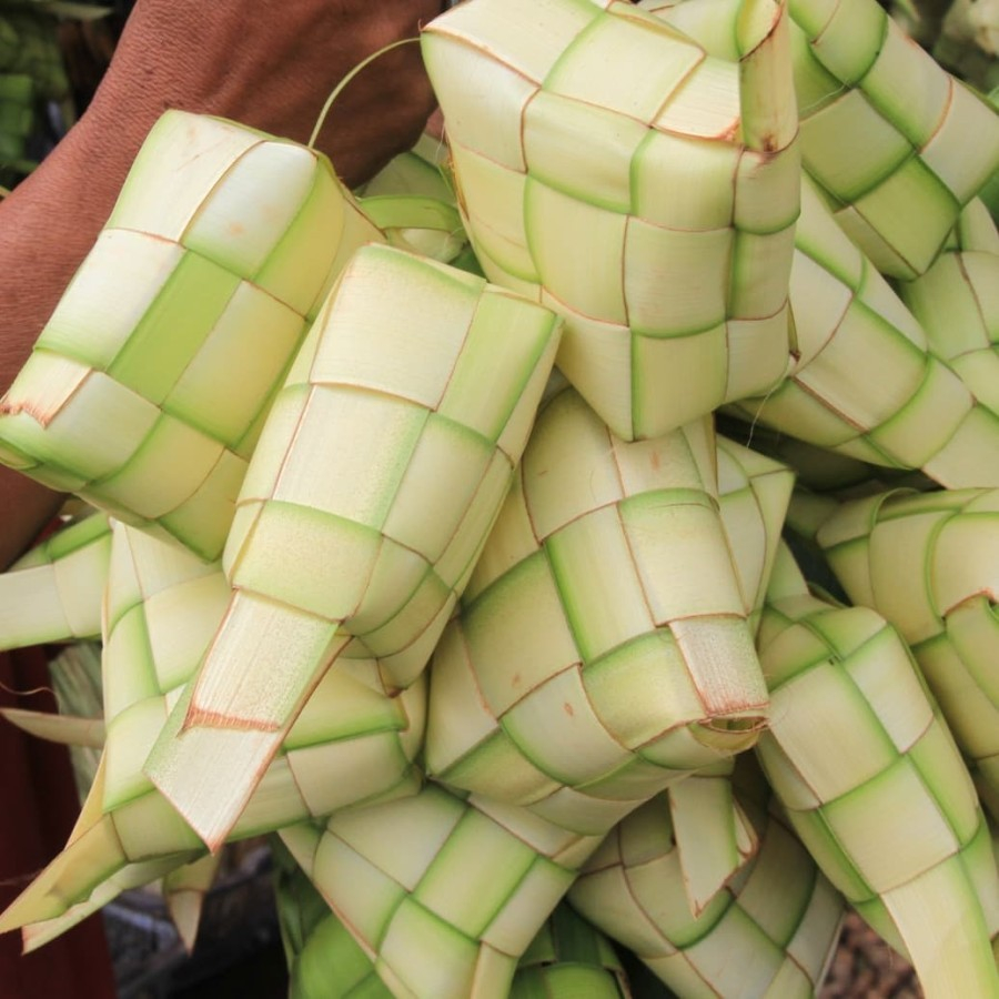Daun Kelapa Ketupat Anyaman Lebaran Kulit Janur isi 10pcs Cangkang Lebaran Idul Fitri