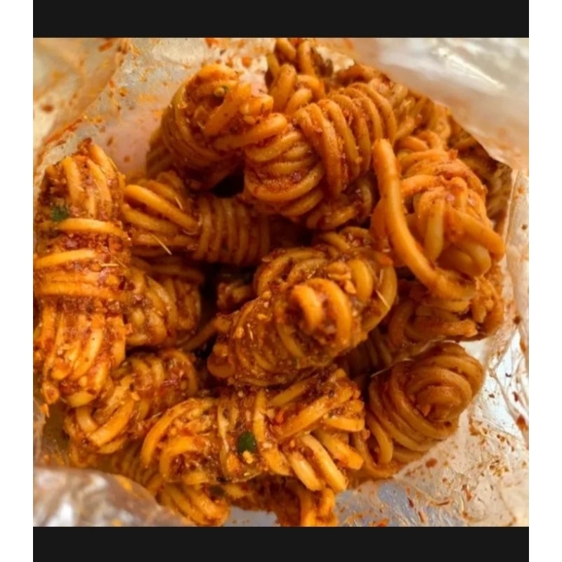 cemilan mie gulung pedas