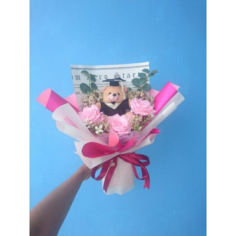 BOUQUET BUNGA WISUDA BUKET BUNGA BONEKA HADIAH WISUDA