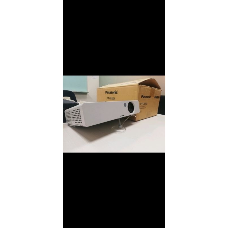 Ready proyektor panasonic PT LB3EA kondisi baru stok lama