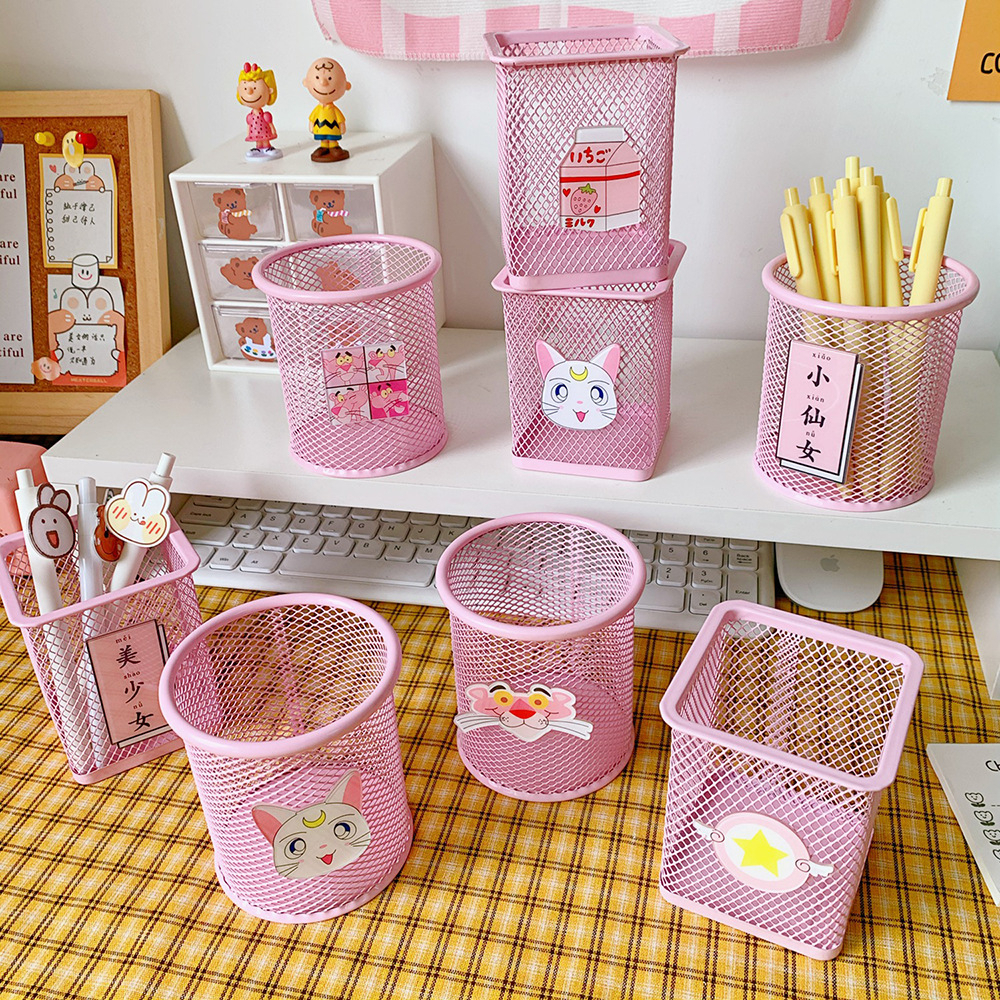 Rak Besi Wadah Kotak Tempat Alat Tulis Pena Bolpen Pensil Storage Box Pen Model Kuas Brush Make up Pensil Alis Pot Bunga Ruangan Remote TV Serbaguna Pink cat milk lucu pinky lover organizer bolpen penggaris alat tulis