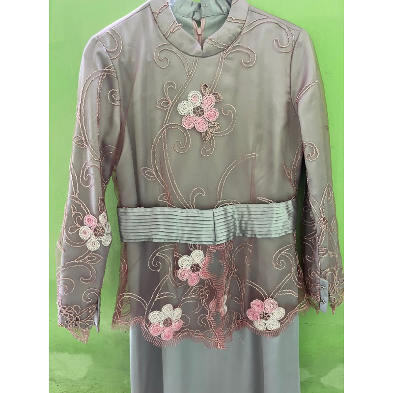 dress kondangan simple