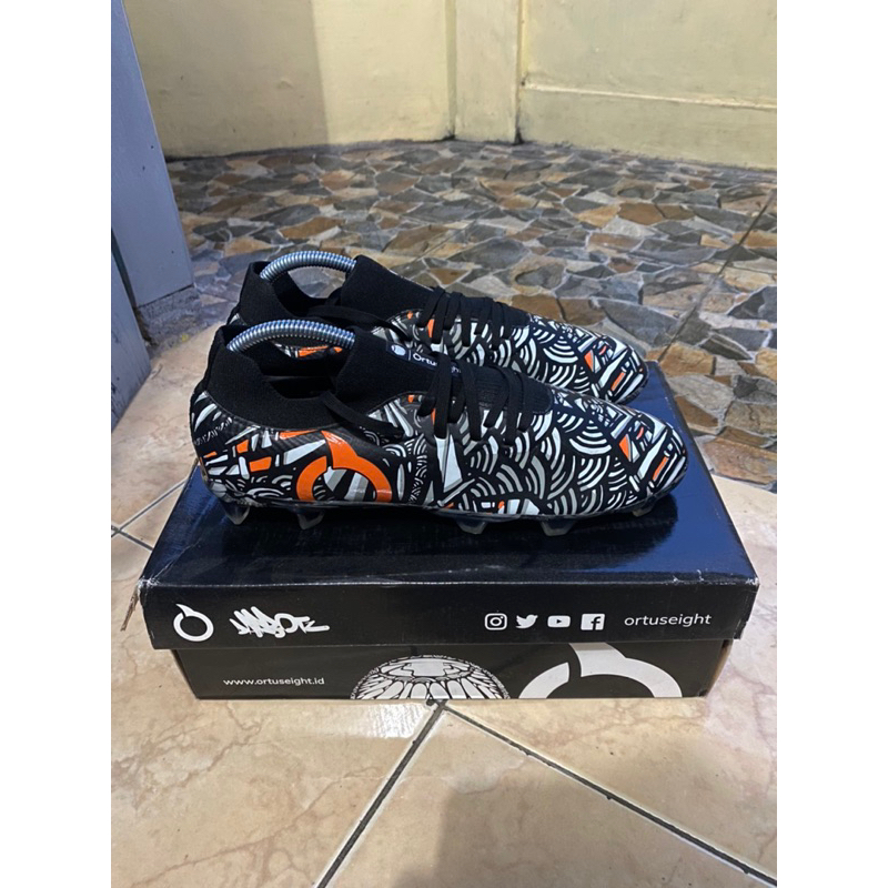 Sepatu Bola Ortuseight Fragments FG SE X Darbotz