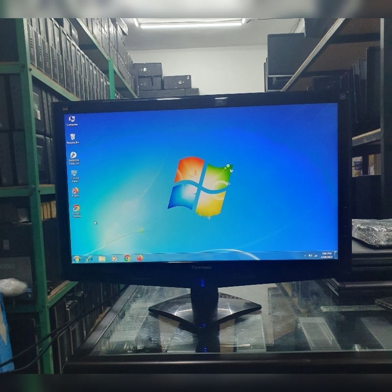 MONITOR LED VIEWSONIC 24 INCH MURAH LEBAY