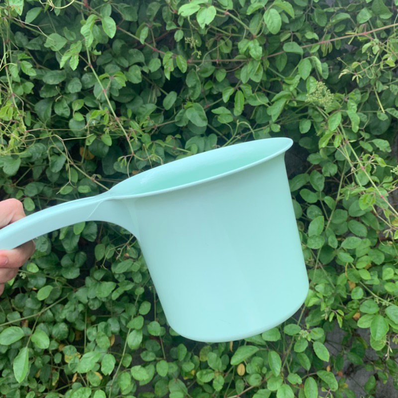 Gayung Mandi Berbahan Plastik