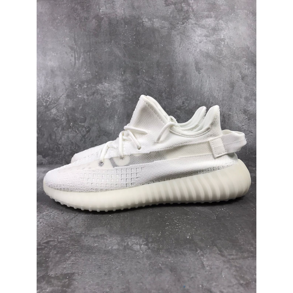 Yezzy 350 V2 Bone, 100% Real Pic.