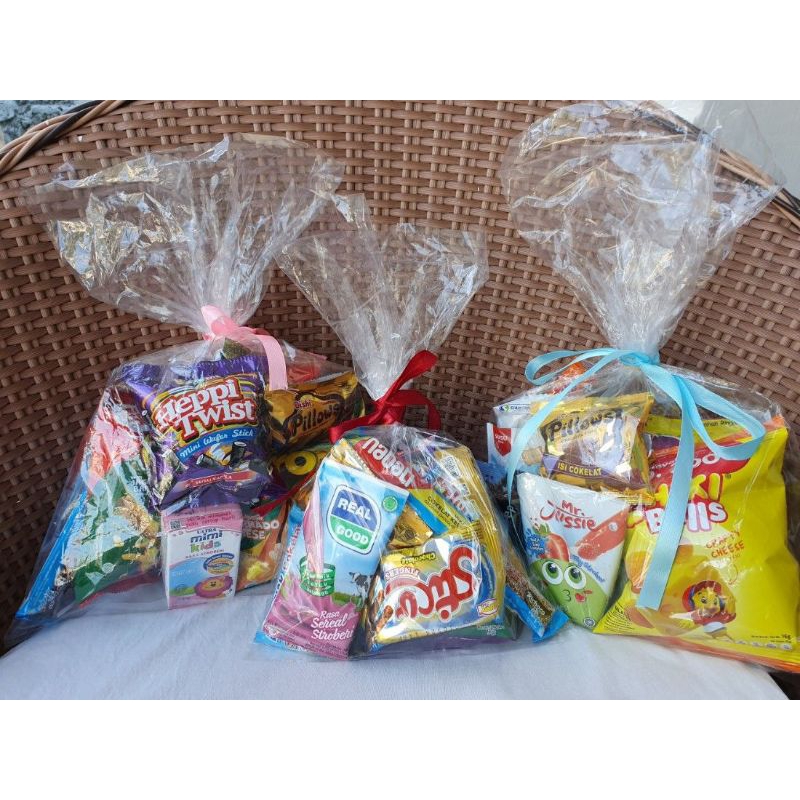 

Hampers Paket Ulang Tahun Lebaran Anak Snack Cemilan Paket Murah B