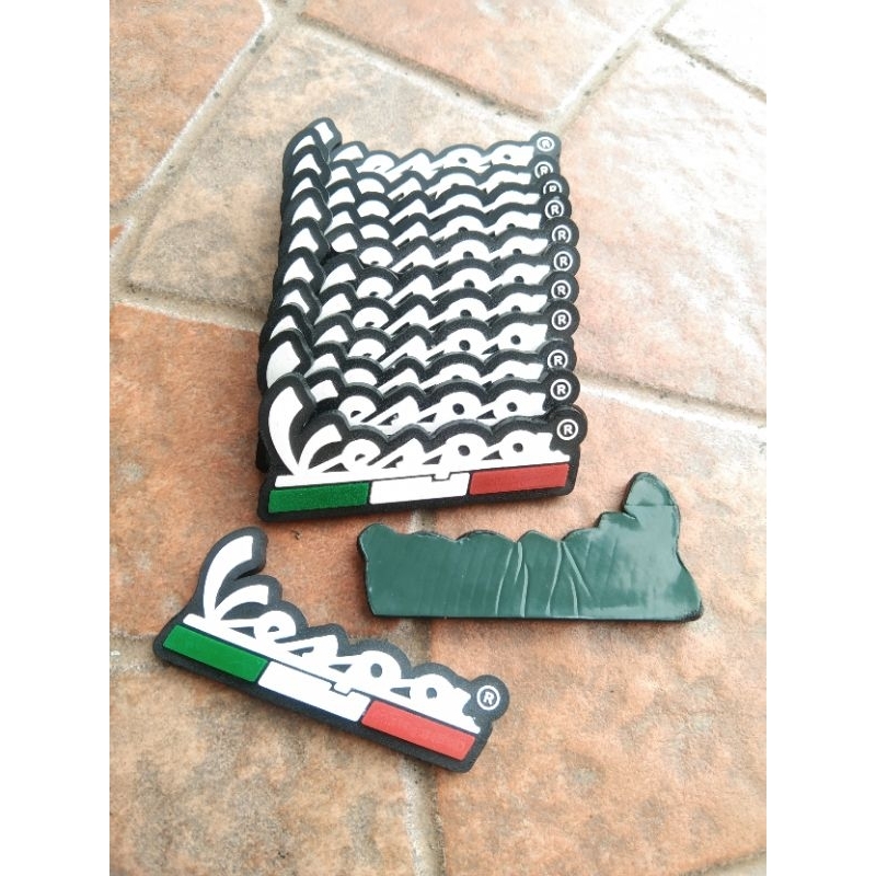sticker Vespa karet.stiker Vespa bahan karet