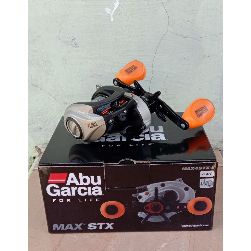 sepaket joran dan reel. abu garcia max stx + seahawk explorer sp se 12lb
