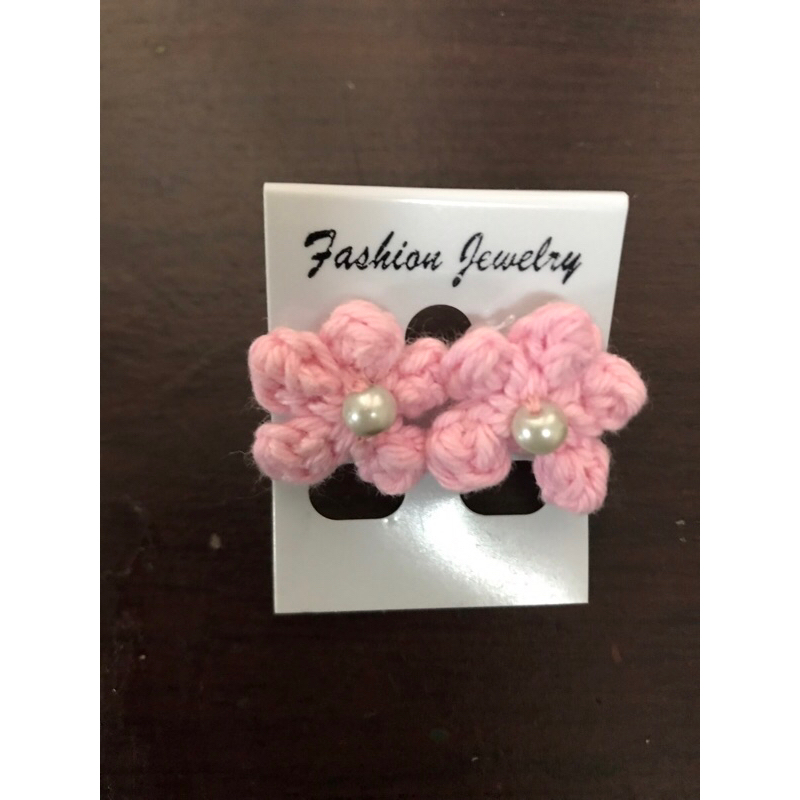 anting bunga merah muda